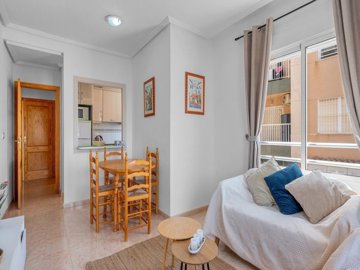 49561wonderfultwobedroomapartmentclosetothebe