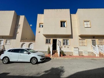 49559threebedroomsemidetachedvillainciudadque