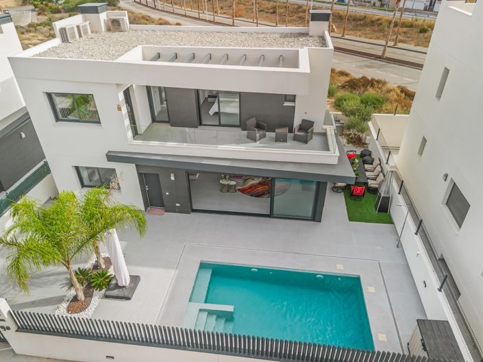 Image No.8-4 Bed Villa for sale