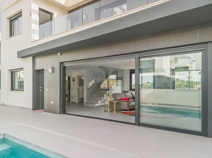 Image No.9-4 Bed Villa for sale