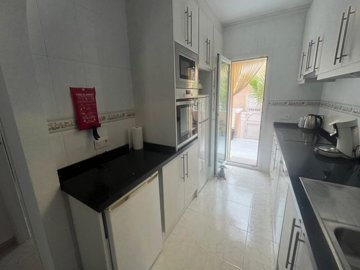 49569charmingtwobedroombungalowindonapepa2805