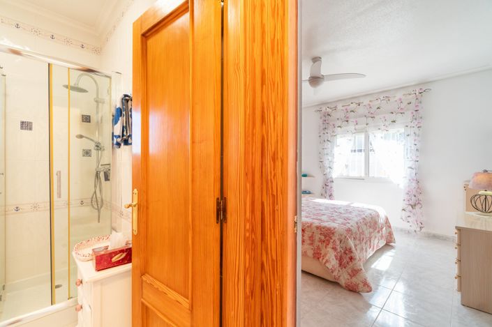 Image No.14-3 Bed Villa for sale