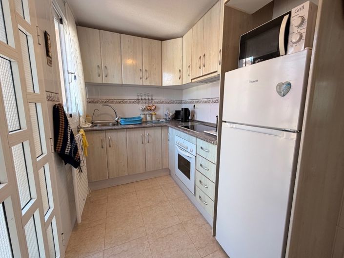 Image No.8-2 Bed Townhouse for sale