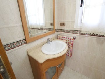 49574exceptionallyspacious3storeyvillageprope