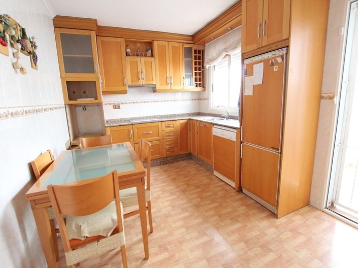Image No.12-3 Bed Townhouse for sale