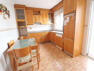49574exceptionallyspacious3storeyvillageprope