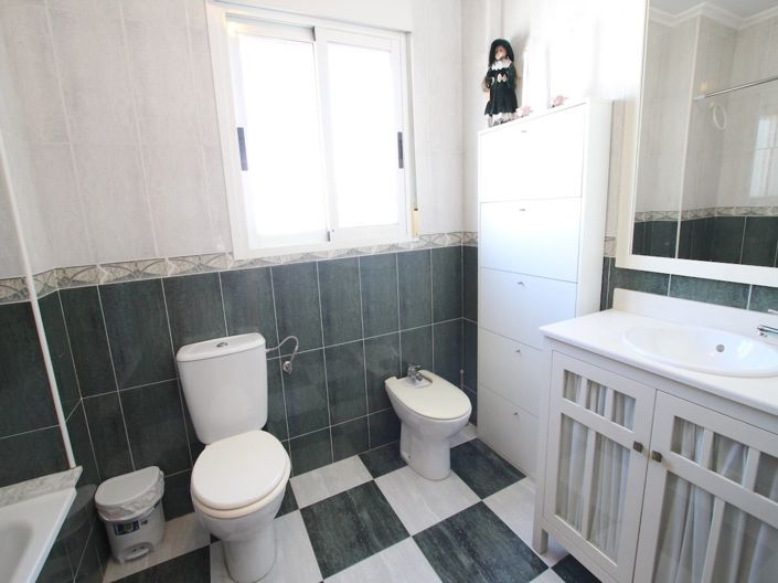 Image No.16-3 Bed Townhouse for sale