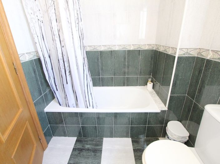 Image No.17-3 Bed Townhouse for sale