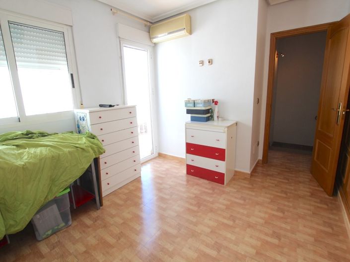 Image No.20-3 Bed Townhouse for sale