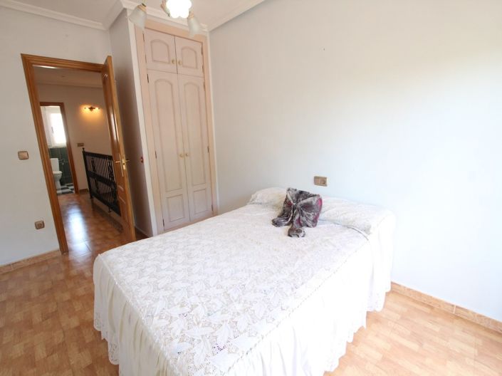 Image No.25-3 Bed Townhouse for sale