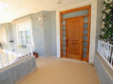 49574exceptionallyspacious3storeyvillageprope
