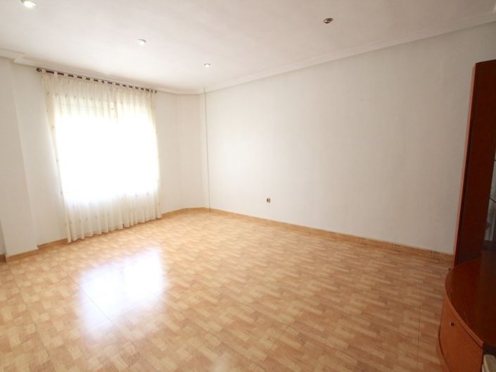 Image No.7-3 Bed Townhouse for sale