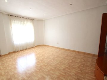 49574exceptionallyspacious3storeyvillageprope