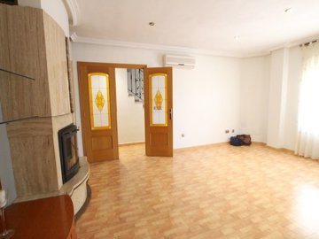 49574exceptionallyspacious3storeyvillageprope
