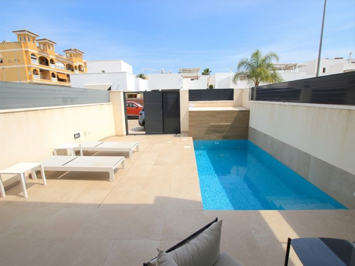 Image No.2-3 Bed Villa for sale