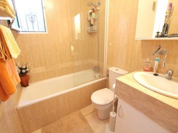49579fabuloustwobedroomdetachedvillawithapriv