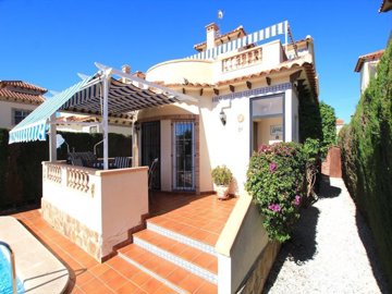 49579fabuloustwobedroomdetachedvillawithapriv