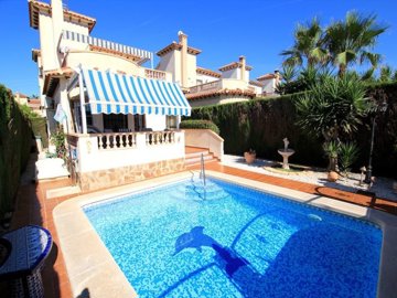 49579fabuloustwobedroomdetachedvillawithapriv