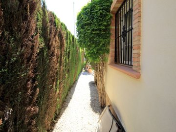 49579fabuloustwobedroomdetachedvillawithapriv