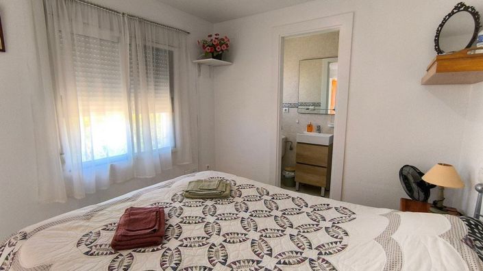 Image No.20-2 Bed Townhouse for sale