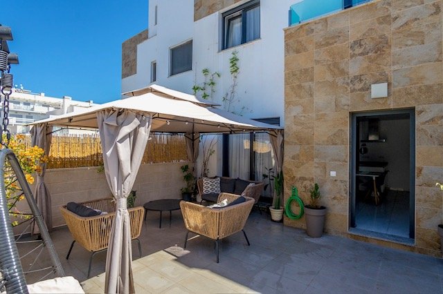 Image No.2-3 Bed Townhouse for sale