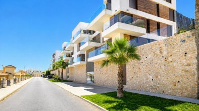 49586apartmentonlaramblasgolf050626111146chat