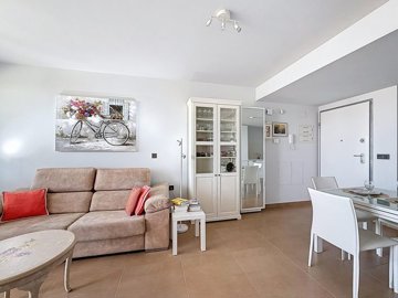 49586apartmentonlaramblasgolf050626111142ext1