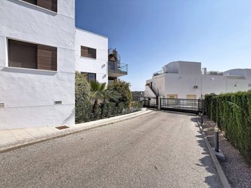 49586apartmentonlaramblasgolf050626111143chat