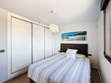 49586apartmentonlaramblasgolf050626111141ch2s