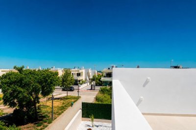 49610contemporaryvillalocatedinlaherradawith3