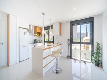 496093bedroomvillawithdirectaccesstocommunalp