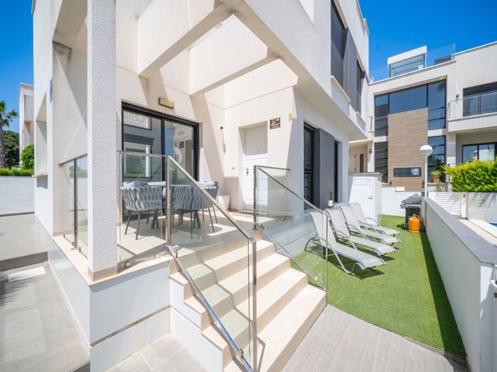 Image No.4-3 Bed Villa for sale