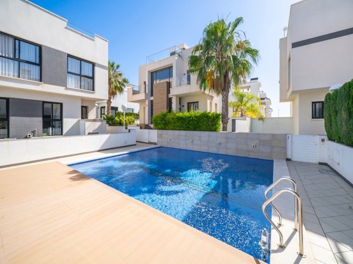 Image No.6-3 Bed Villa for sale