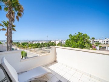 496093bedroomvillawithdirectaccesstocommunalp