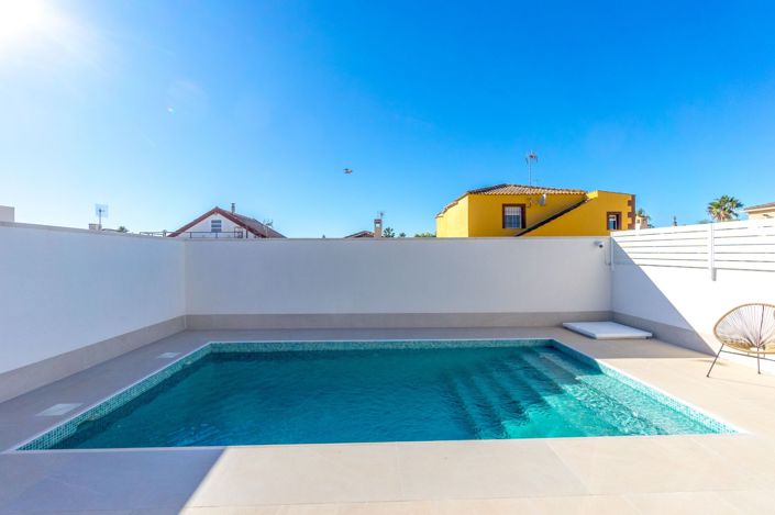 Image No.2-3 Bed Villa for sale