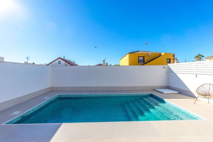 Image No.2-3 Bed Villa for sale