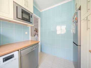 49623elegantthreebedroomquadstylehomewithapri