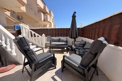 49621twobedroomgardenapartmentwithstunningvie