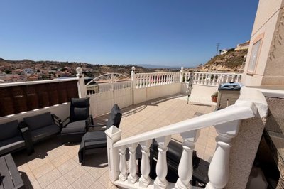 49621twobedroomgardenapartmentwithstunningvie