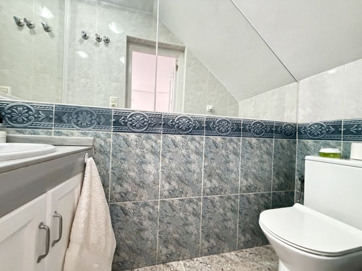 Image No.5-2 Bed Townhouse for sale