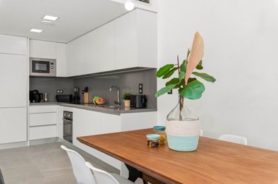 49624exceptionalcontemporarystylevillalocated