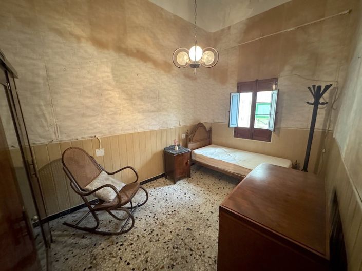 Image No.11-5 Bed Townhouse for sale