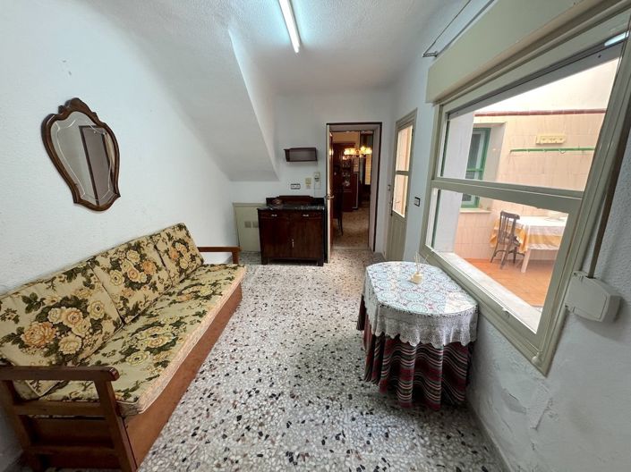 Image No.15-5 Bed Townhouse for sale