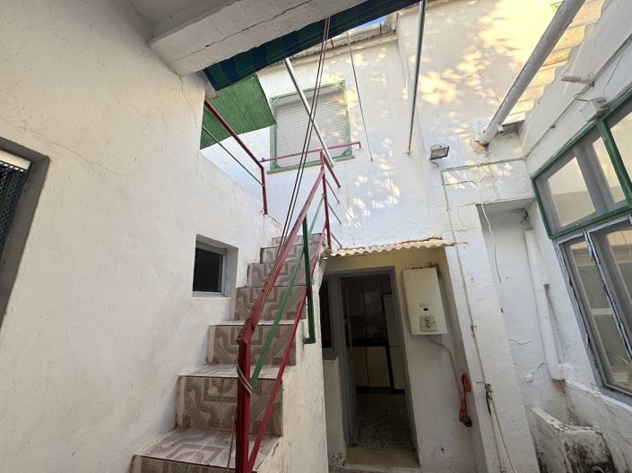 Image No.24-5 Bed Townhouse for sale