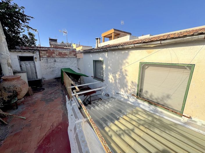 Image No.27-5 Bed Townhouse for sale