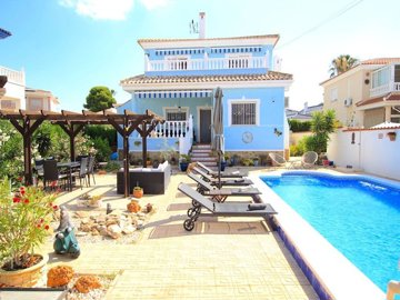 49636stunning5bedroomvillainasoughtaftercentr
