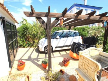49636stunning5bedroomvillainasoughtaftercentr