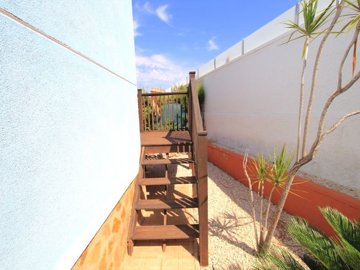 49636stunning5bedroomvillainasoughtaftercentr