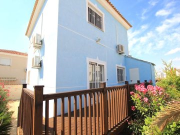 49636stunning5bedroomvillainasoughtaftercentr