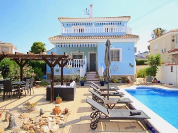 49636stunning5bedroomvillainasoughtaftercentr